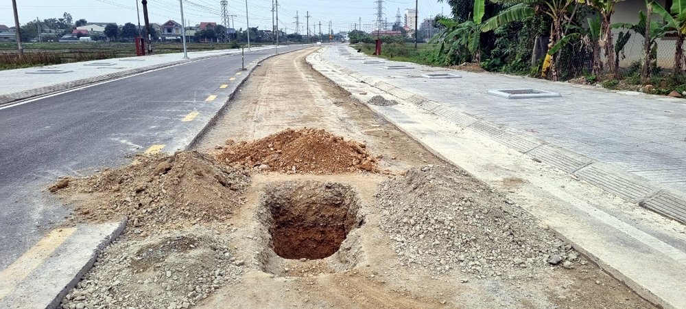 Hà Tĩnh: Dự án đường vào Văn Miếu mới đưa vào sử dụng đã hư hỏng nghiêm trọng