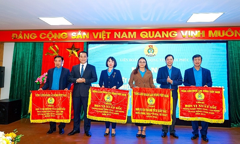 Vĩnh Phúc: Liên đoàn Lao động tỉnh hỗ trợ xây nhà cho 13 đoàn viên Công đoàn