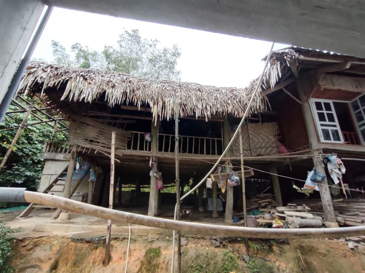 Yên Bái: Bàn giao kinh phí hỗ trợ xây dựng nhà tình nghĩa cho thân nhân liệt sỹ tại Lục Yên