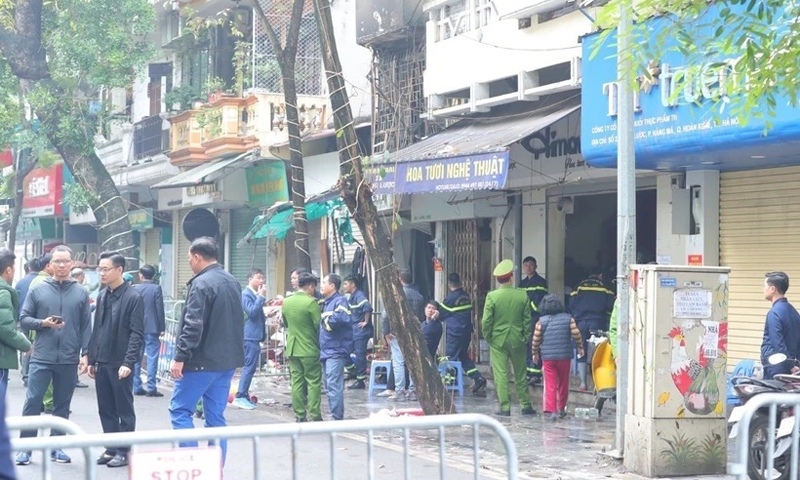 Hà Nội: Cháy lớn trên phố Hàng Lược, 4 người tử vong