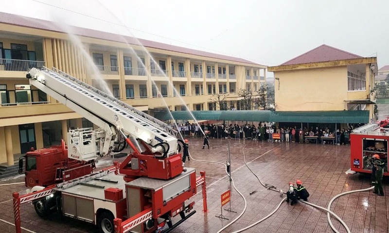 Hà Tĩnh: Tập huấn phòng cháy chữa cháy và cứu nạn cứu hộ cho các trường học trên địa bàn