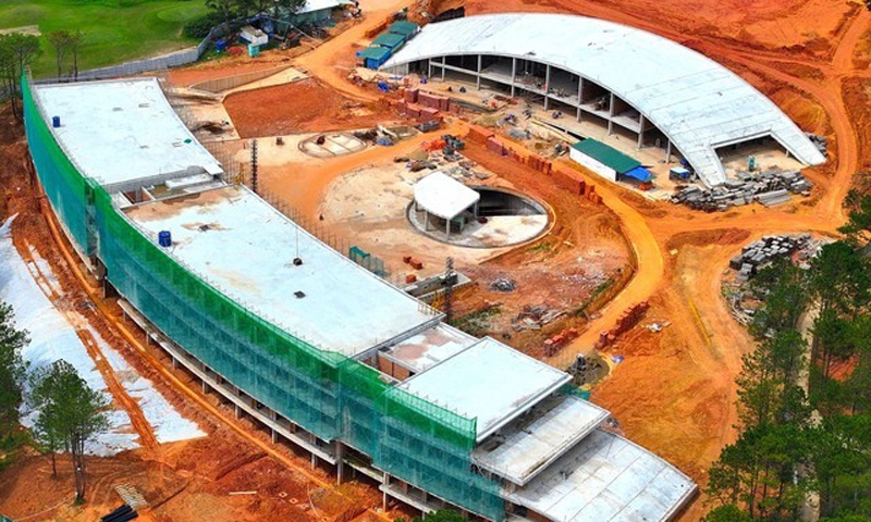 Chủ đầu tư dự án sân golf không phép ở Lâm Đồng là Công ty Cổ phần Hoàng Gia ĐL.
