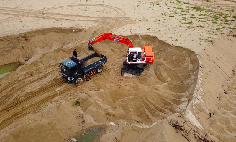 Quảng Ngãi: Cấp chỉ định 9 mỏ cát phục vụ đường Hoàng Sa – Dốc Sỏi