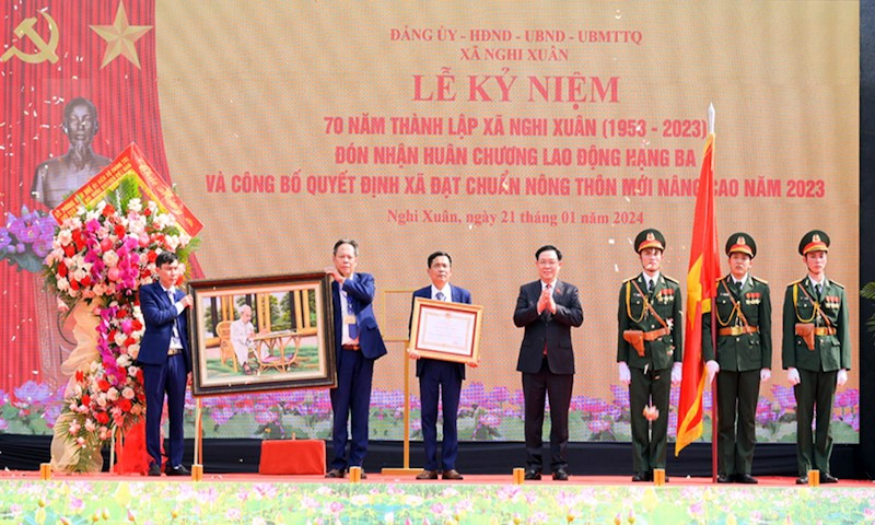 Chủ tịch Quốc hội Vương Đình Huệ dự Lễ đón Bằng công nhận xã Nghi Xuân đạt chuẩn nông thôn mới nâng cao