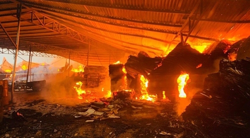 Phú Thọ: Khẩn trương làm rõ nguyên nhân vụ cháy cơ sở chế biến gỗ tại thị trấn Thanh Sơn
