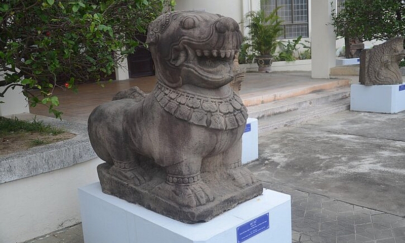 Hai tượng sư tử đá thành Đồ Bàn tại Bình Định được công nhận Bảo vật Quốc gia