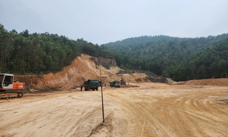 Thanh Hóa: Công nhận kết quả trúng đấu giá quyền khai thác khoáng sản mỏ đất san lấp