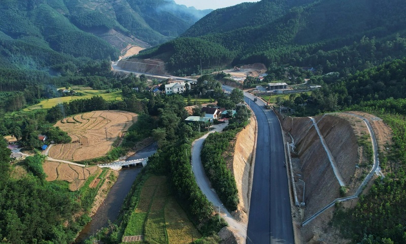 Hạ Long (Quảng Ninh): Ưu tiên nguồn lực đầu tư hạ tầng kết nối giữa khu vực đô thị hiện đại với các xã vùng cao
