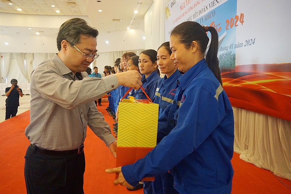 Bộ trưởng Nguyễn Thanh Nghị thăm, chúc Tết người lao động ngành Xây dựng tại tỉnh Đồng Nai