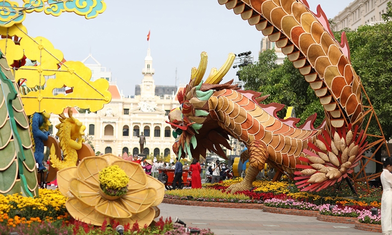 Thành phố Hồ Chí Minh: Toàn cảnh đường hoa Nguyễn Huệ trước giờ khai mạc