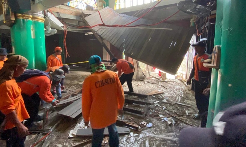 Sập sàn nhà thờ Công giáo tại Philippines khiến 47 người bị thương