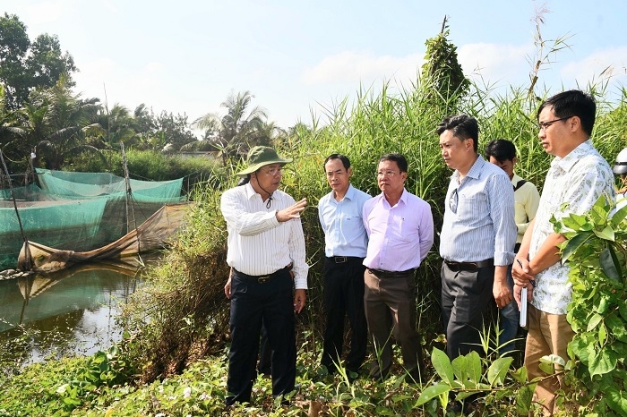 Bí thư Tỉnh ủy Cà Mau thị sát khu vực sụt lún nghiêm trọng trên địa bàn huyện Trần Văn Thời