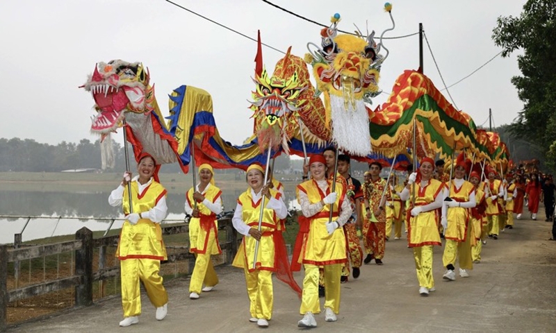 Ninh Bình: Khai hội truyền thống động Hoa Lư