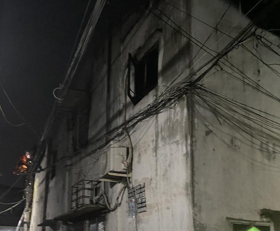 Cháy lớn nhà dân ở TP.HCM, một bé trai ngạt khói tử vong