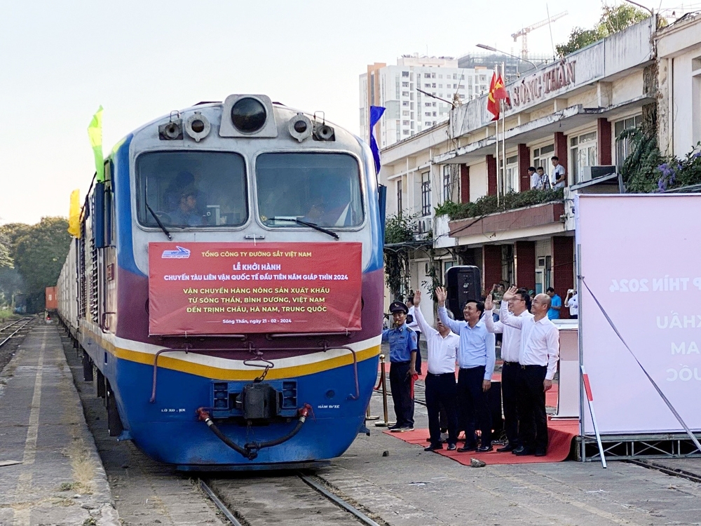 Đường sắt Việt Nam khởi hành chuyến tàu liên vận xuất hàng nông sản đi Trung Quốc