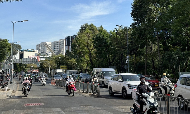 Thành phố Hồ Chí Minh: Đề xuất chi 14,5 tỷ đồng thay thế 16 chốt đèn giao thông