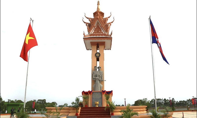 Khánh thành Đài Hữu nghị Việt Nam-Campuchia tại tỉnh Svay Rieng