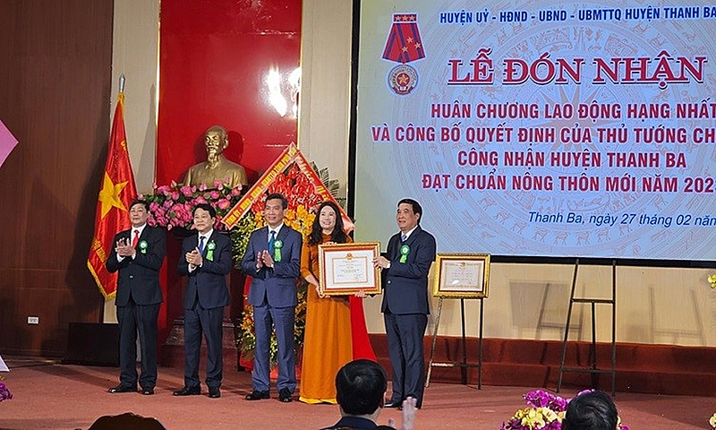 Thanh Ba (Phú Thọ): Đón nhận Huân chương Lao động hạng Nhất và Quyết định công nhận huyện đạt chuẩn nông thôn mới