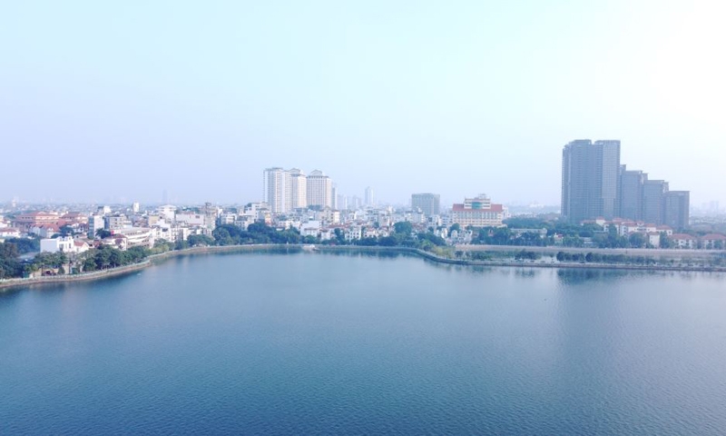 Hà Nội: Cho phép kinh doanh bay dù lượn và sân tập golf trên mặt nước Hồ Tây