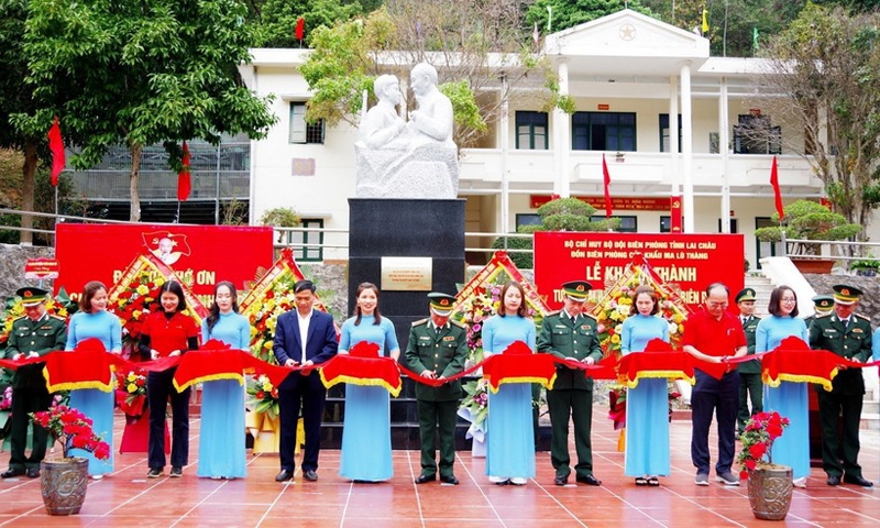 Khánh thành tượng đài “Bác Hồ với chiến sỹ Biên phòng” tại Lai Châu