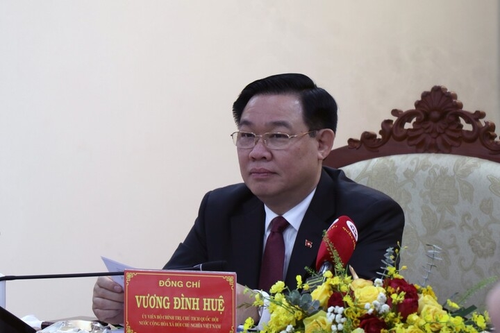 Chủ tịch Quốc hội Vương Đình Huệ làm việc với Ban Thường vụ Tỉnh ủy Phú Yên