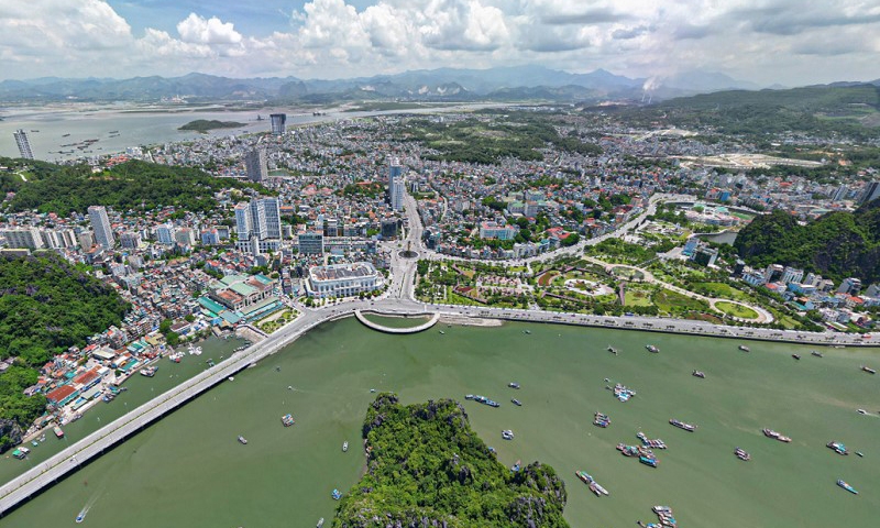 Hạ Long: Đề xuất xây biểu tượng rồng cao 30m tại trung tâm thành phố