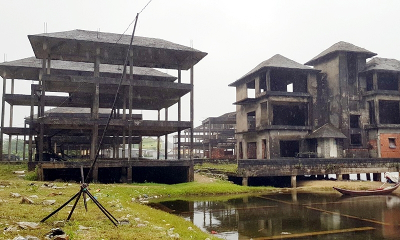 Thừa Thiên – Huế: Vinconstec xây dựng hàng loạt khu nghỉ dưỡng khi chưa được giao đất rồi bỏ hoang