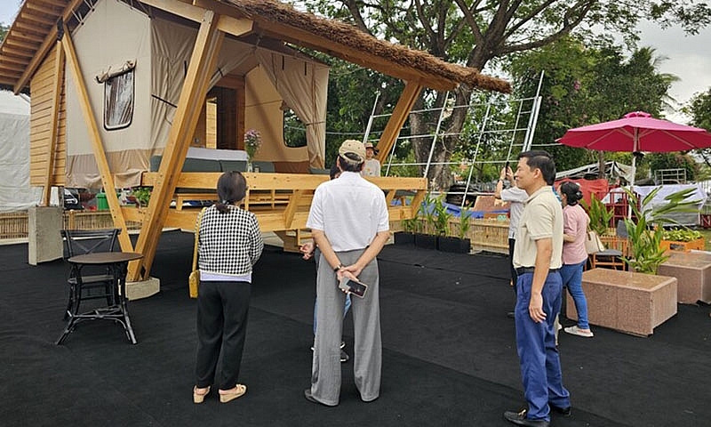 Mẫu nhà gỗ thu hút du khách tại Hội chợ Quốc tế hàng phong cách ngoài trời Q-FAIR 2024