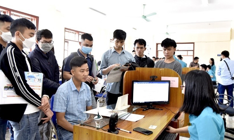 Hà Tĩnh: Thu hút gần 5.000 lao động tham gia sàn giao dịch việc làm
