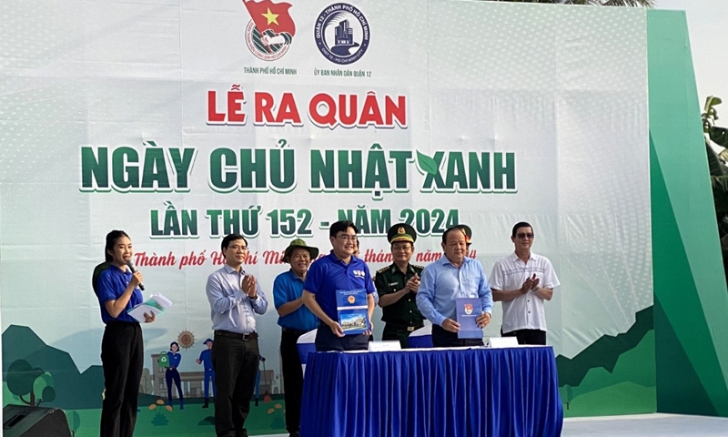 Thành phố Hồ Chí Minh: Quận 12 ra quân Ngày Chủ nhật xanh vì môi trường