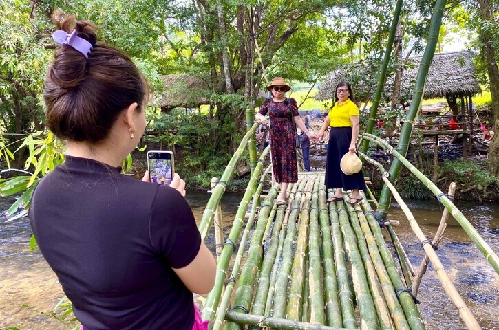 Bình Định: Du lịch xanh nơi cánh rừng trang suối Tà Má