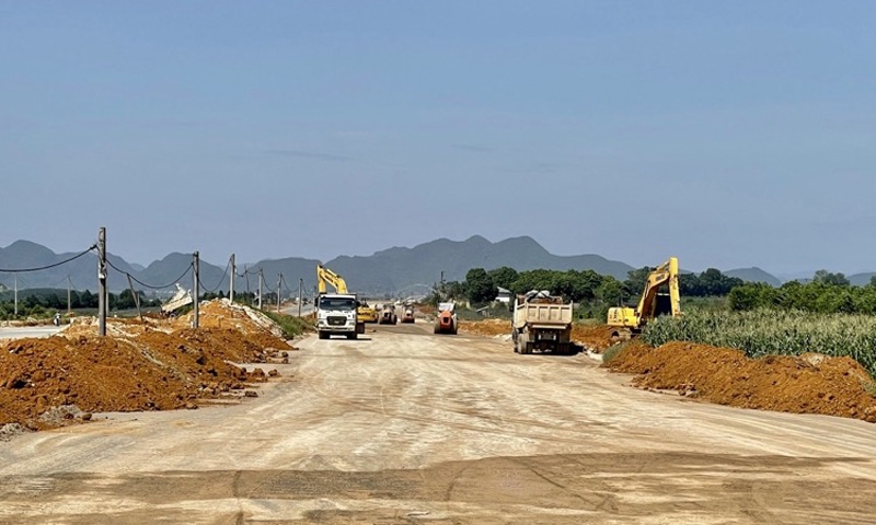 Nho Quan (Ninh Bình): Giải phóng mặt bằng xong Dự án tuyến đường Đông – Tây