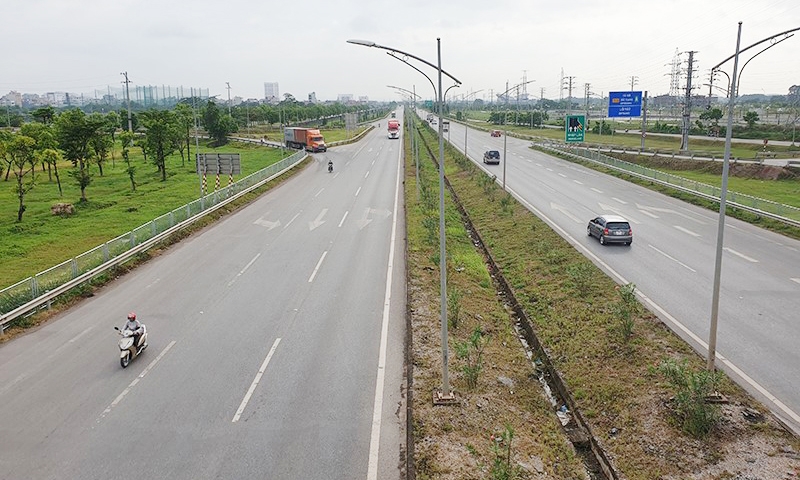 Bàn giao hệ thống đường gom cao tốc Hà Nội - Bắc Giang cho địa phương quản lý