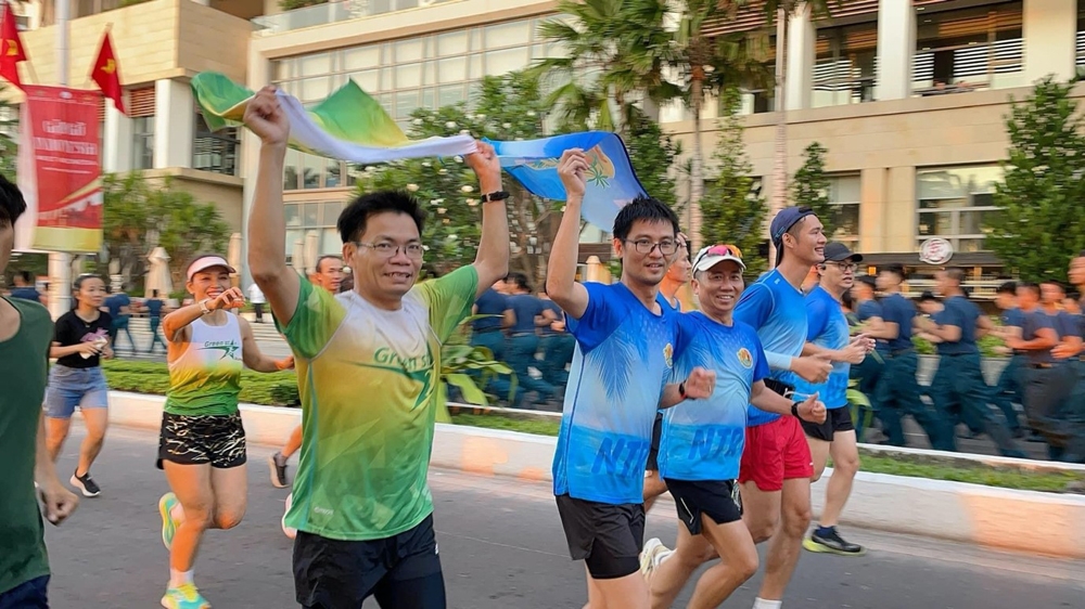Nha Trang: Hơn 6.000 người tham dự Ngày chạy Olympic vì sức khỏe toàn dân