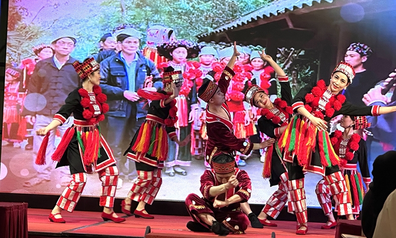 Khai mạc Năm du lịch và Lễ hội Khinh khí cầu quốc tế Tuyên Quang lần thứ III