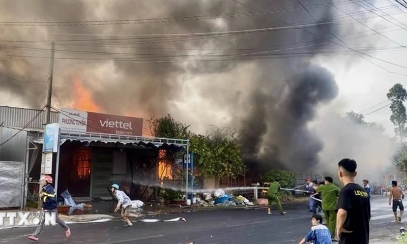 An Giang: Sáu căn nhà dân bị thiệt hại nặng sau vụ hỏa hoạn lớn