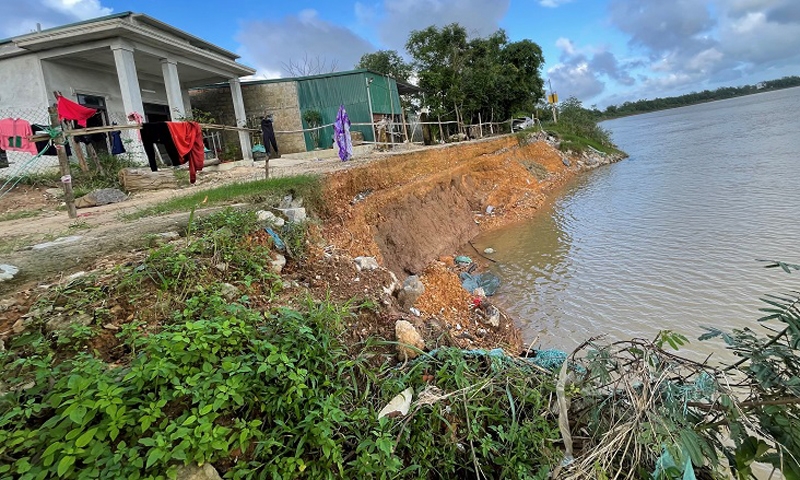Quảng Trị: Lựa chọn nhà thầu tham gia dự án khắc phục khẩn cấp sạt lở bờ sông Thạch Hãn