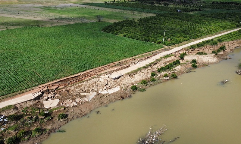 Cục Địa chất Việt Nam khảo sát tình trạng sạt lở trên sông Krông Nô