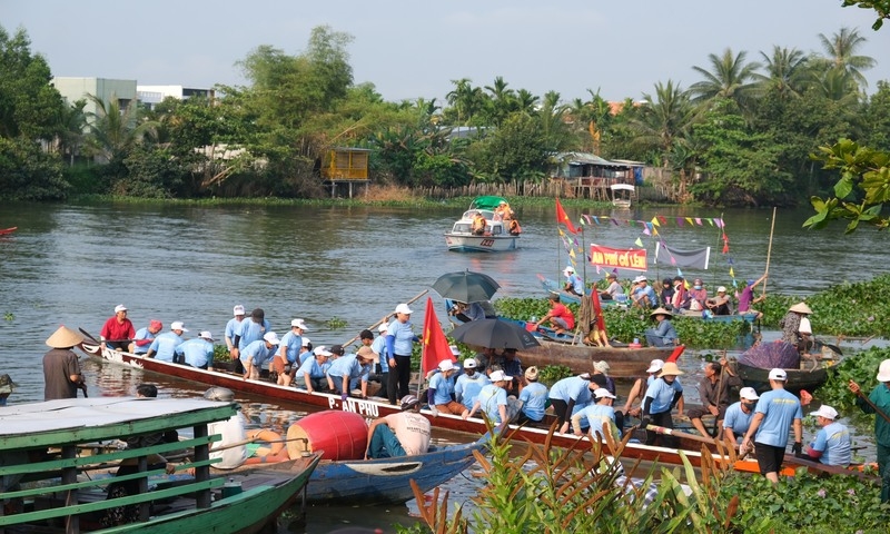 Quảng Nam: Rộn ràng lễ hội Tam Kỳ mùa hoa sưa 2024