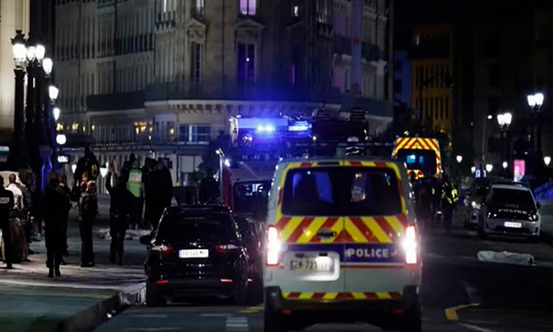 Pháp: Cháy tòa nhà 8 tầng ở thủ đô Paris, 3 người thiệt mạng