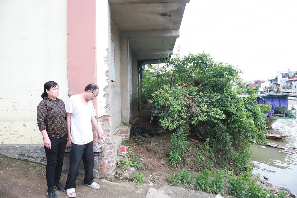 Bắc Ninh: Nhiều ngôi nhà bị sông Cầu “nuốt chửng”, đề xuất giải pháp xử lý sự cố xong trước 15/5