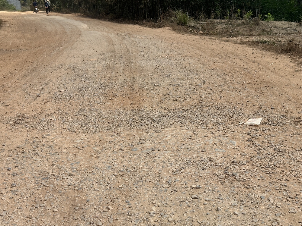 Đường liên xã Ea Trang - Cư San đoạn giao QL26 ở Đắk Lắk xuống cấp nghiêm trọng
