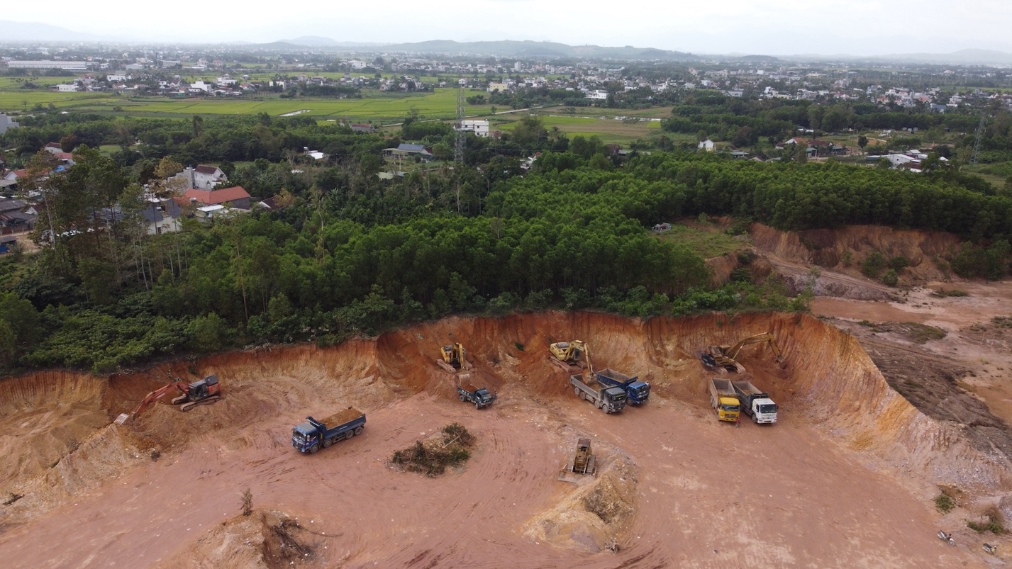 Mỏ đất thương mại đầu tiên ở Quảng Ngãi được cấp phép