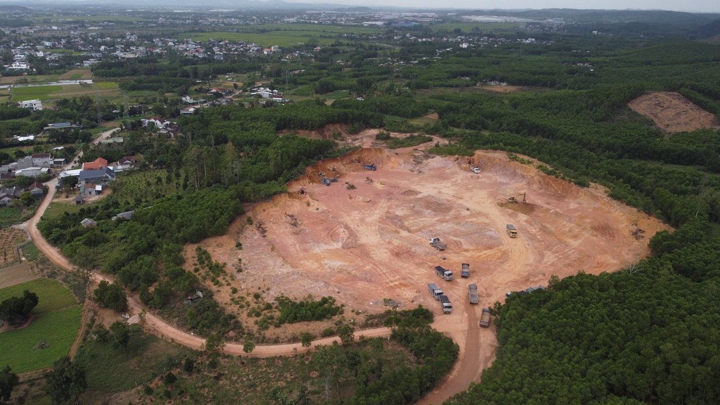 Mỏ đất thương mại đầu tiên ở Quảng Ngãi được cấp phép
