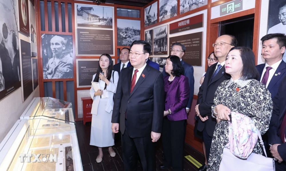 Chủ tịch Quốc hội thăm Khu di tích Chủ tịch Hồ Chí Minh tại thành phố Côn Minh