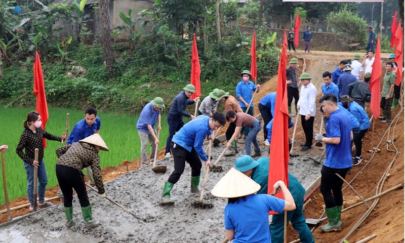 Văn Chấn (Yên Bái): Phấn đấu kiên cố 300km đường giao thông nông thôn