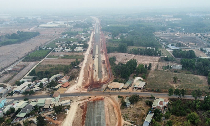 Dự án thành phần 3 cao tốc Biên Hòa - Vũng Tàu: Thi công bị ảnh hưởng vì vướng lưới điện