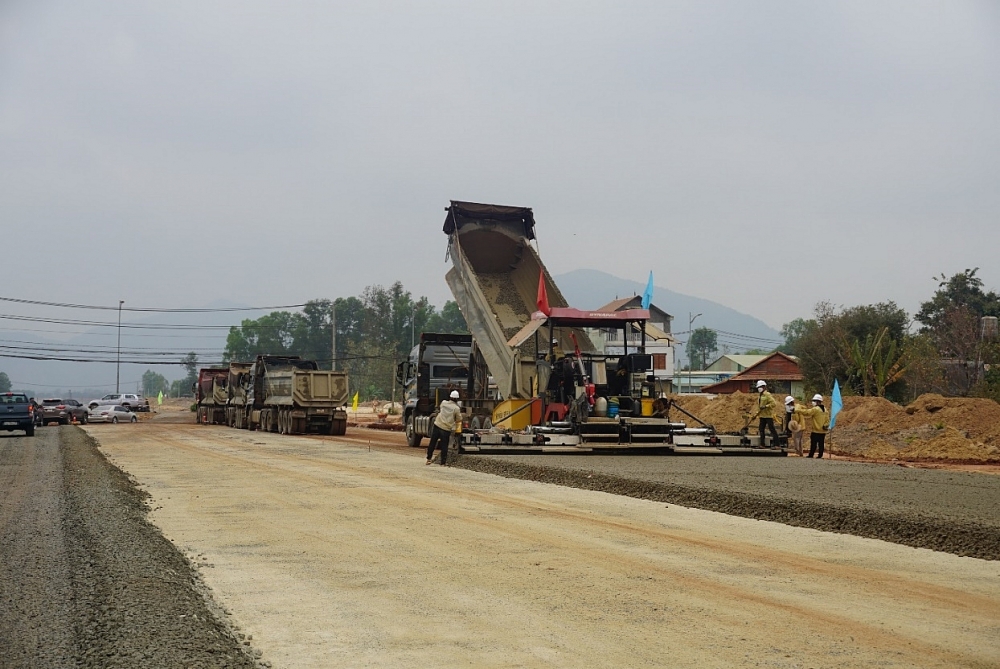 Dự án thành phần 3 cao tốc Biên Hòa - Vũng Tàu: Thi công bị ảnh hưởng vì vướng lưới điện