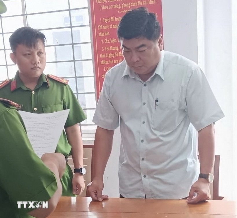 An Giang: Khởi tố, bắt tạm giam Phó Chủ tịch UBND thành phố Long Xuyên