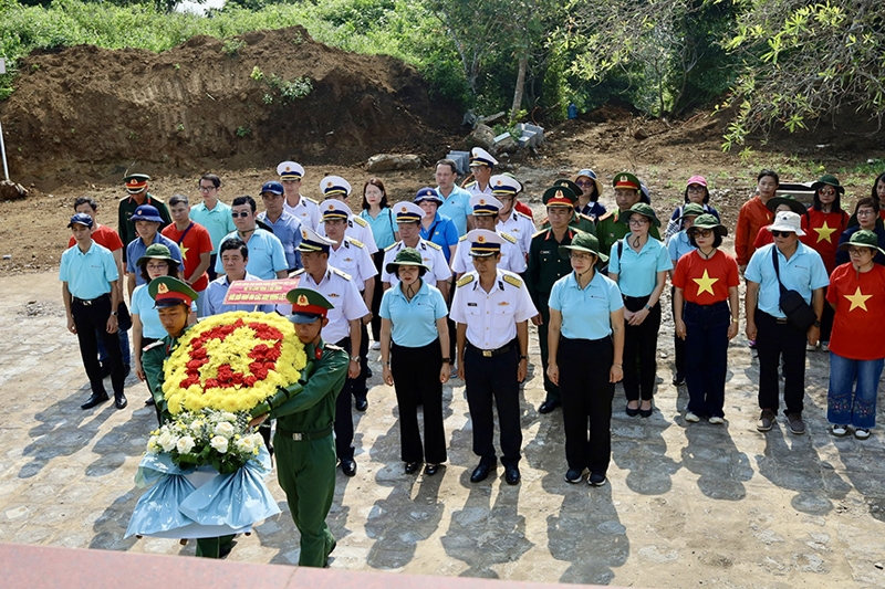 Agribank đồng hành tiếp sức cùng quân dân huyện đảo Cồn Cỏ, Quảng Trị